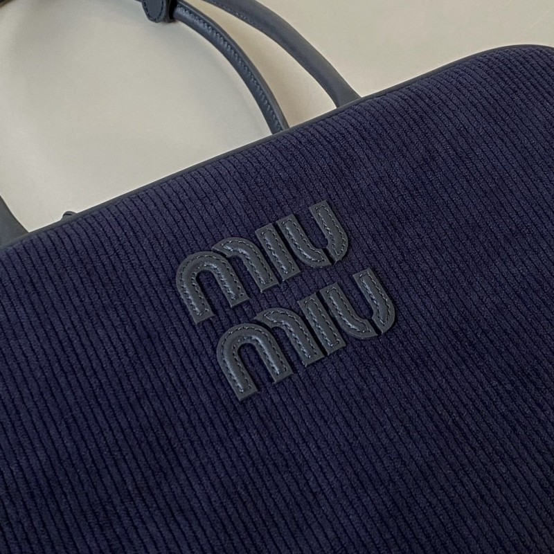 MiuMiu 公文包
