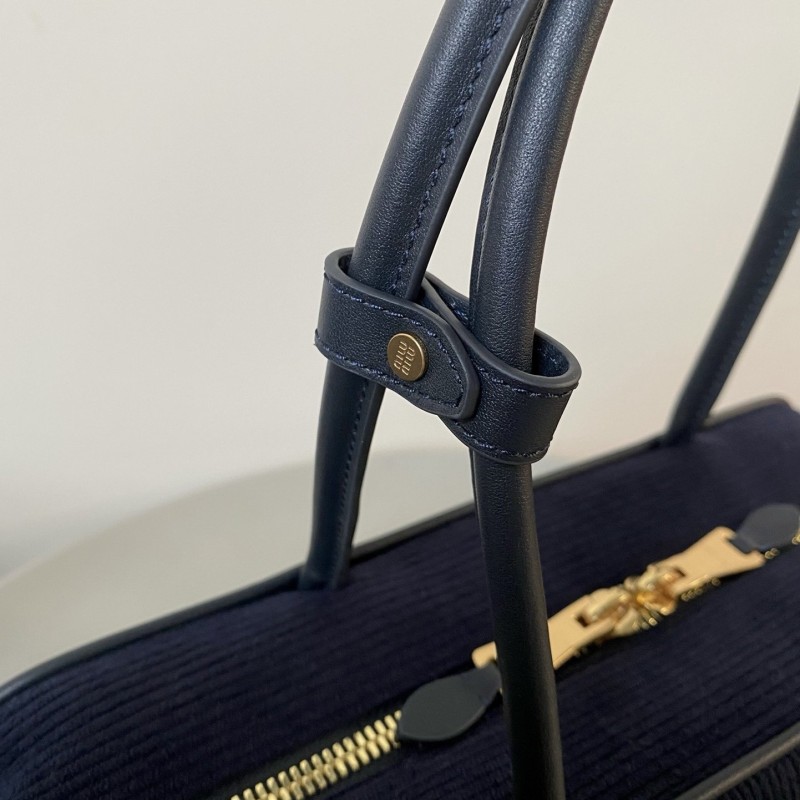 MiuMiu 公文包
