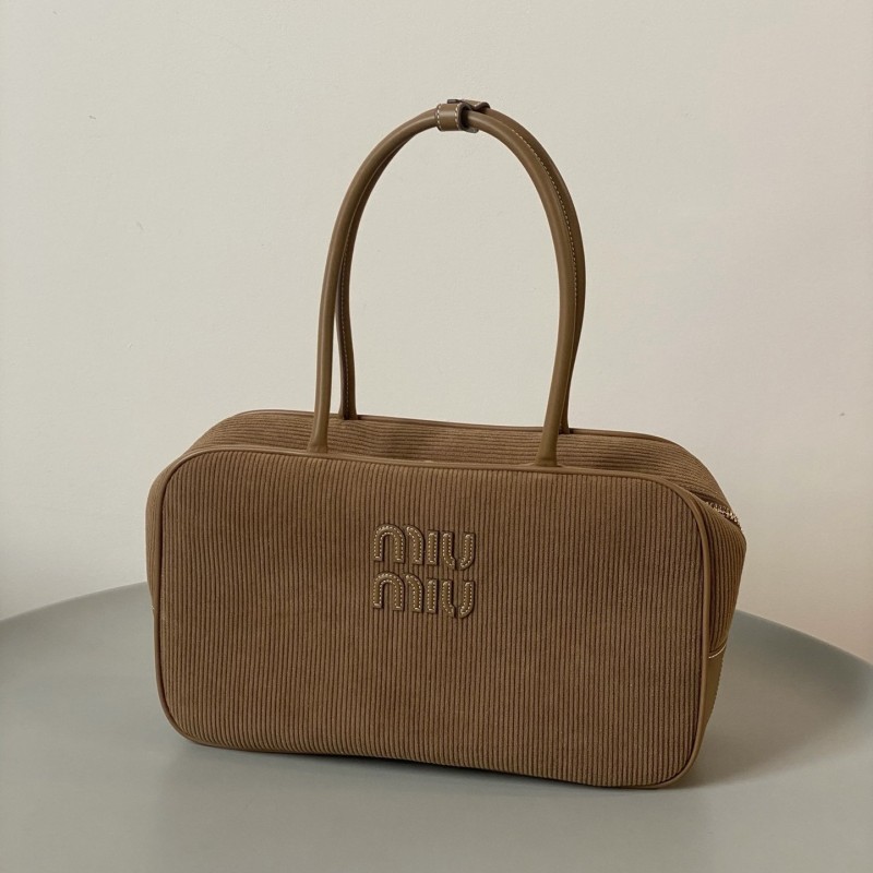 MiuMiu 公文包