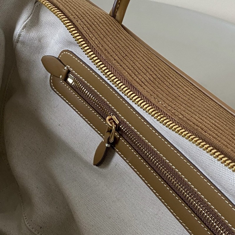 MiuMiu 公文包