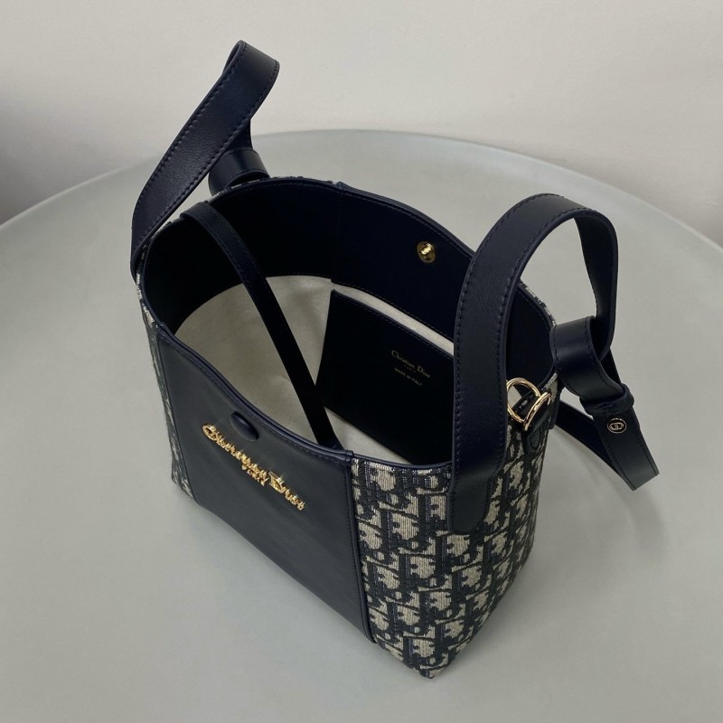 Dior Signature 水桶包