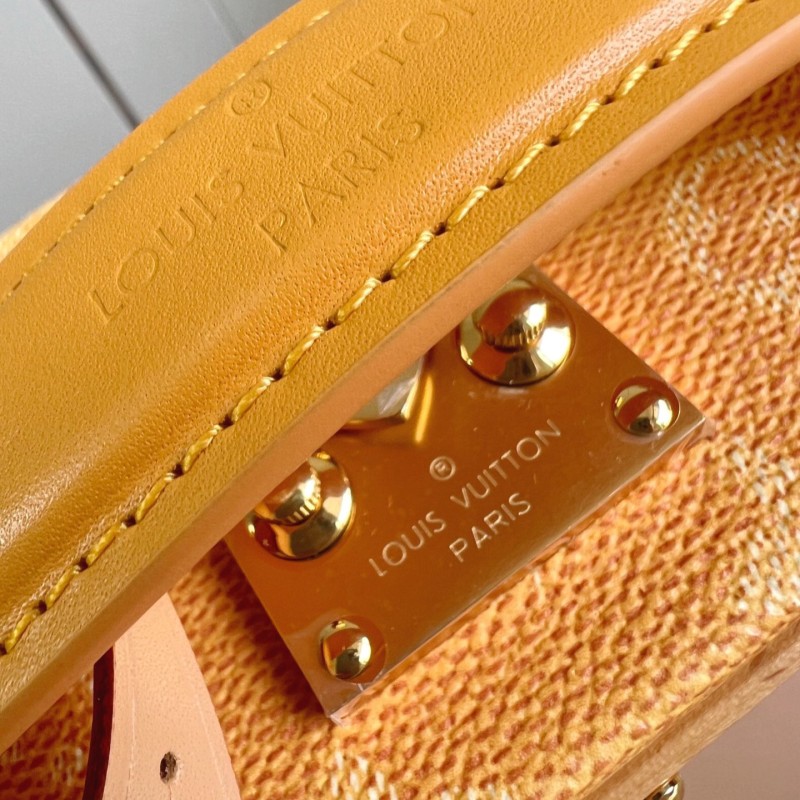 LV Handle Trunk