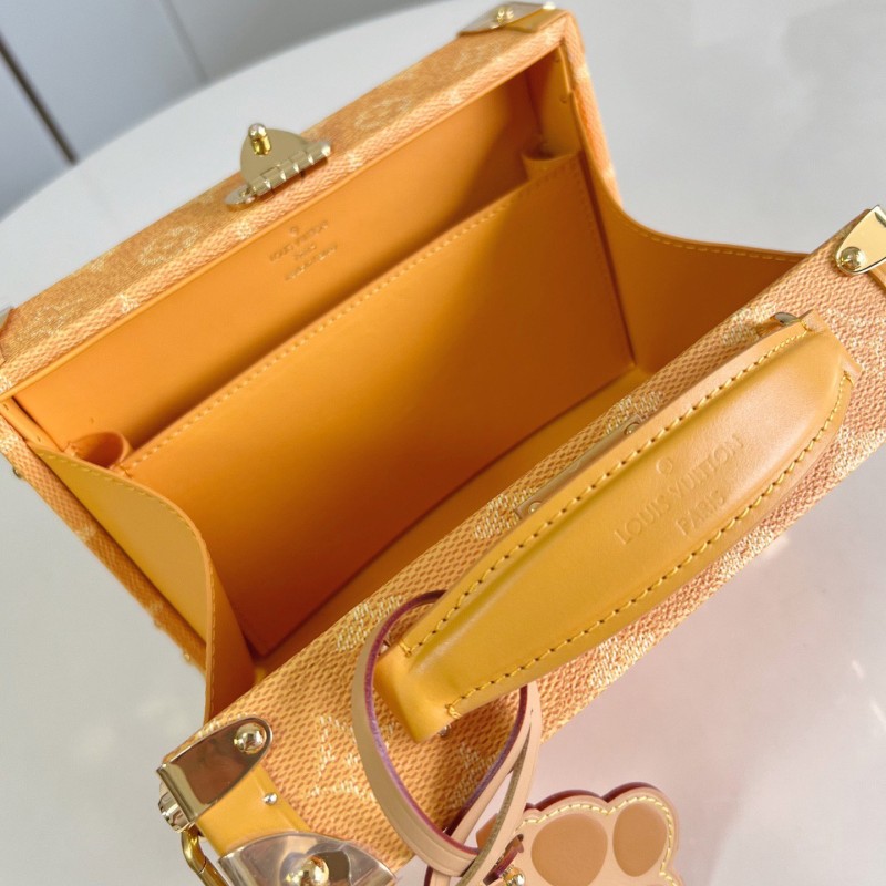 LV Handle Trunk