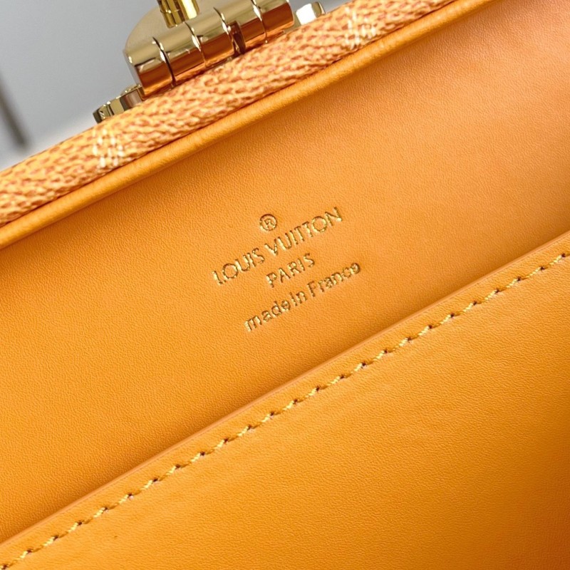 LV Handle Trunk