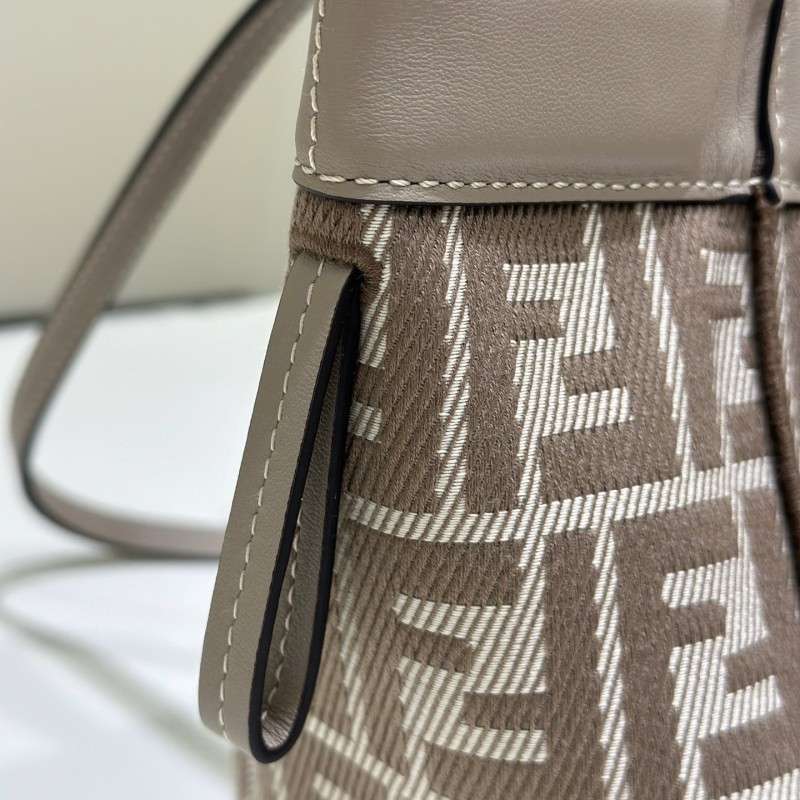 Fendi 折叠包