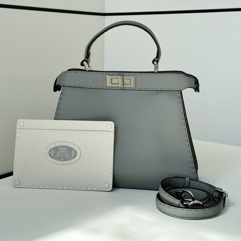 Fendi Handbags 中号