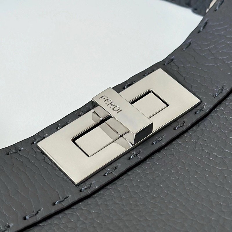 Fendi Handbags 中号