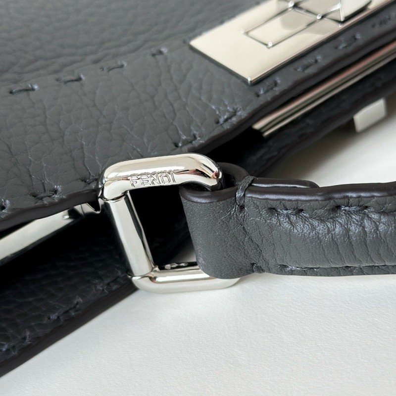 Fendi Handbags 中号
