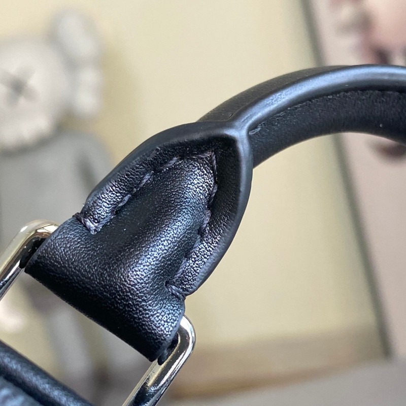 LV Nano Porte Document Voyage
