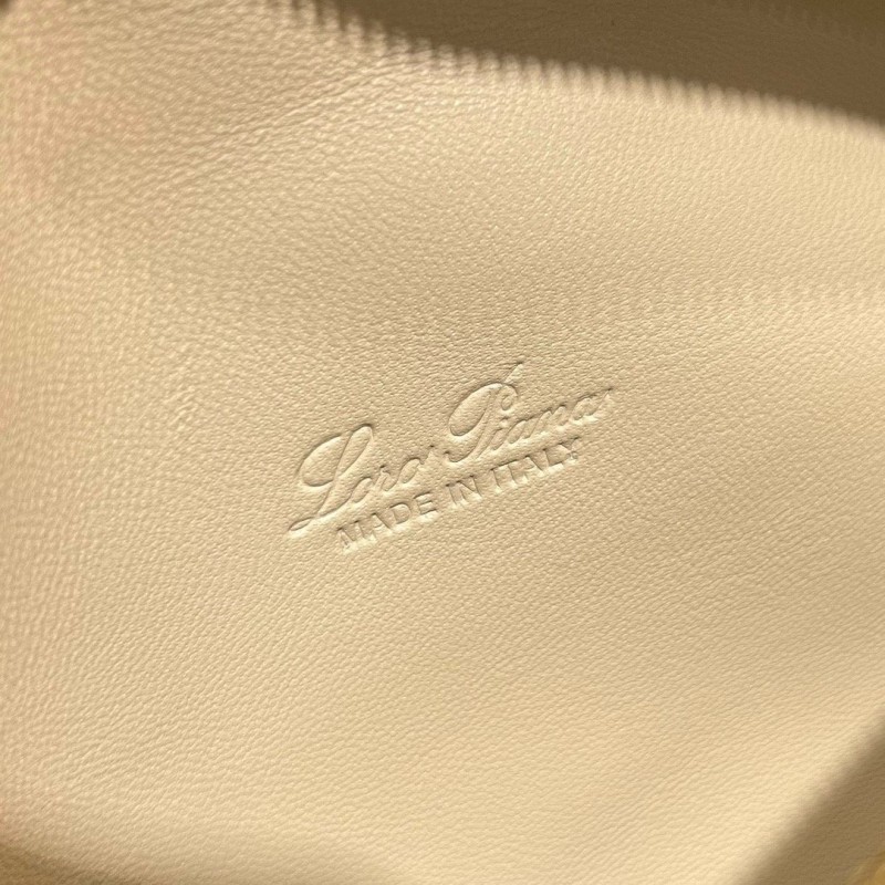 Loro Piana L19