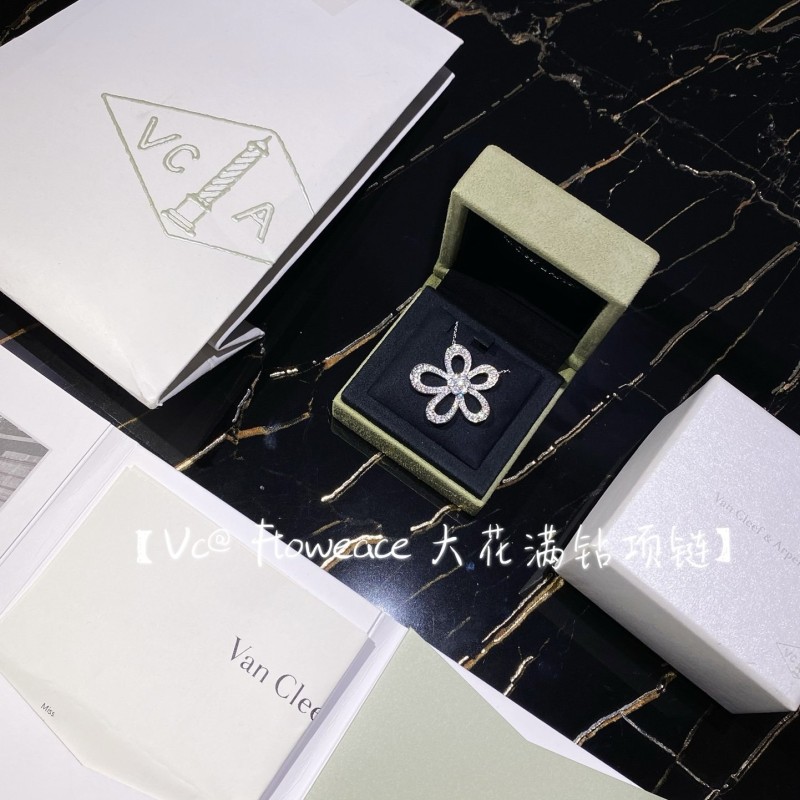 VCA Necklace 