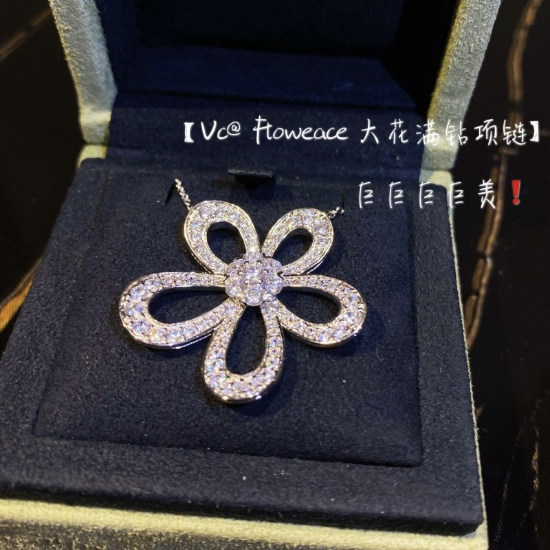 VCA Necklace 