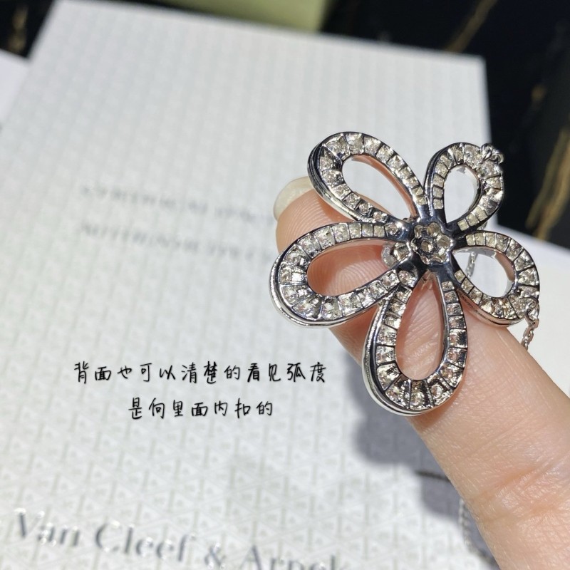VCA Necklace 
