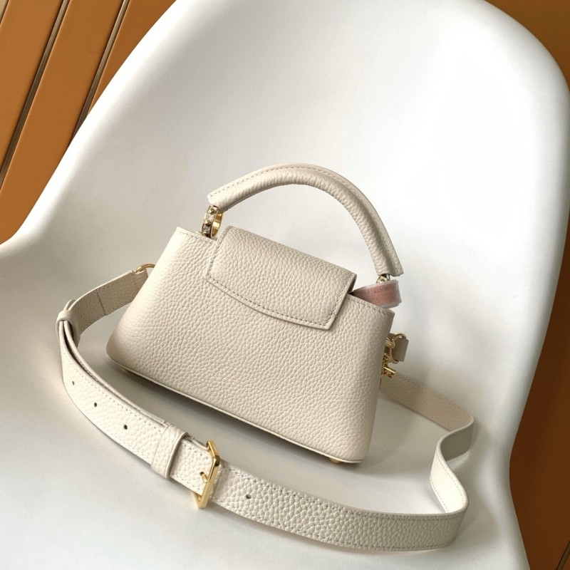 LV Capucines BB