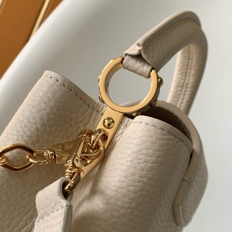 LV Capucines BB