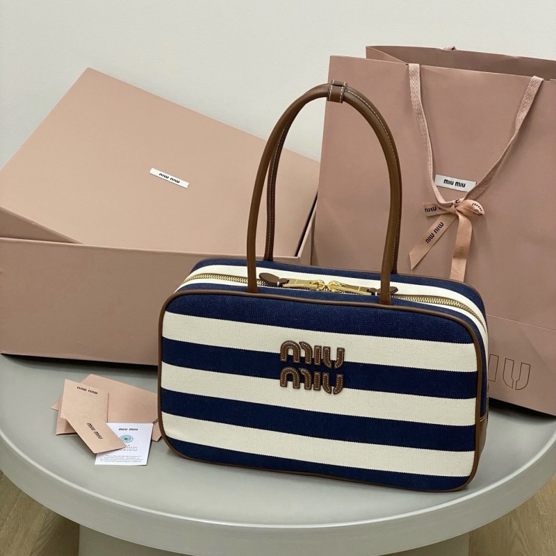 MiuMiu 公文包