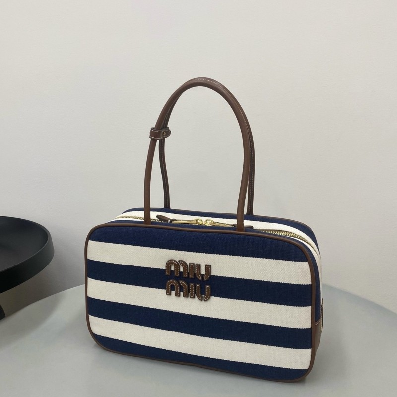 MiuMiu 公文包
