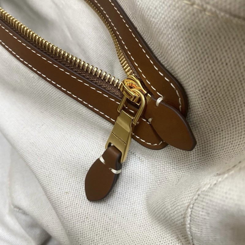 MiuMiu 公文包