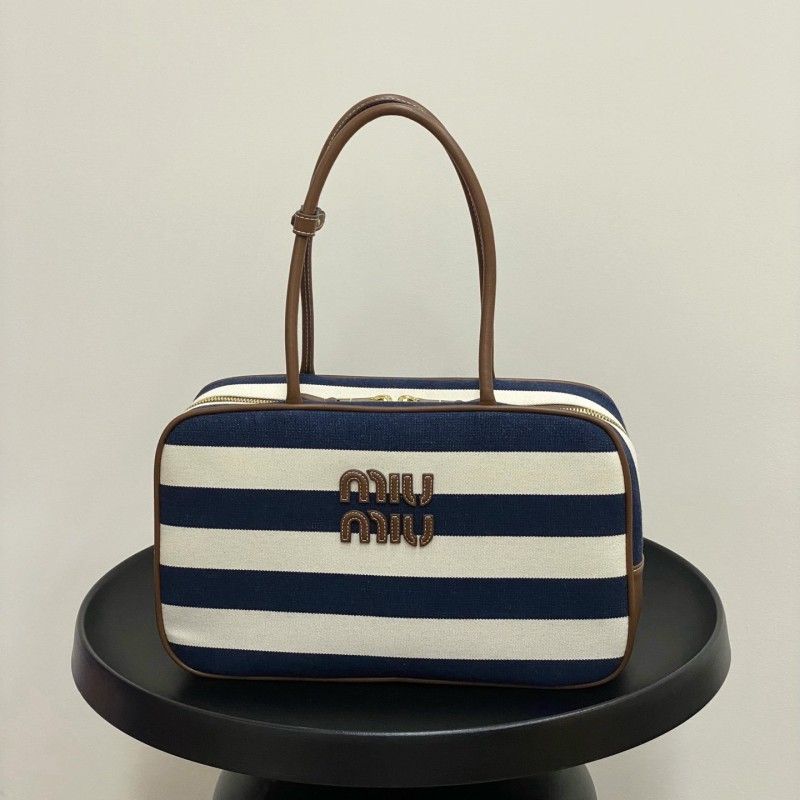 MiuMiu 公文包