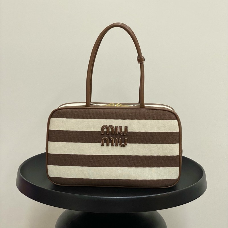 MiuMiu 公文包