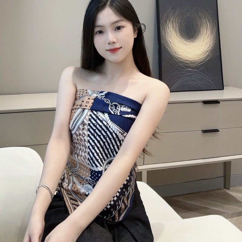 LV Scarf