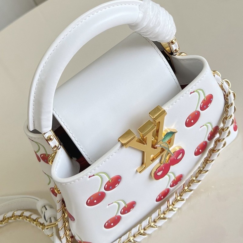 LV Capucines 