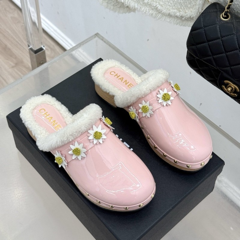 Chanel Slippers 