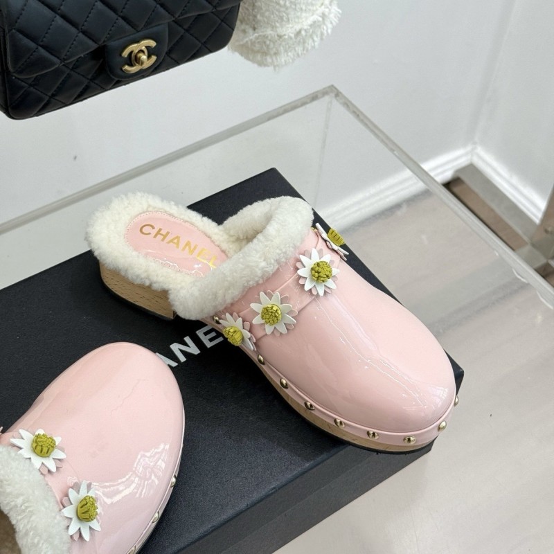 Chanel Slippers 