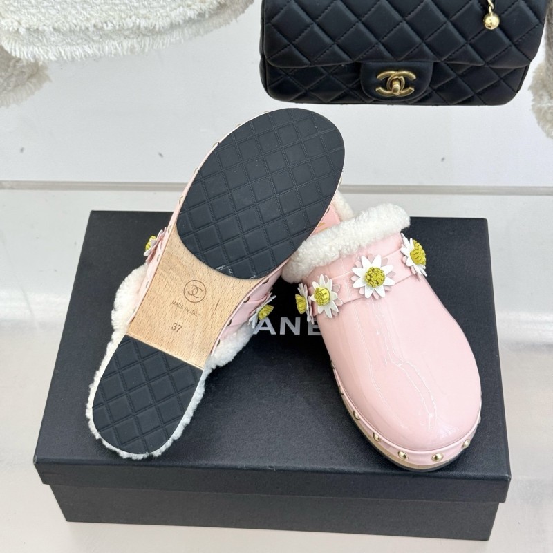 Chanel Slippers 