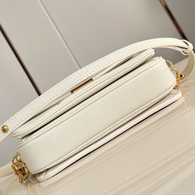 LV Pochette Métis East West