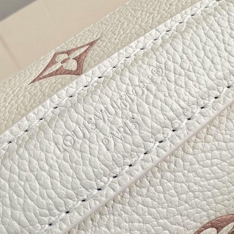 LV Pochette Métis East West