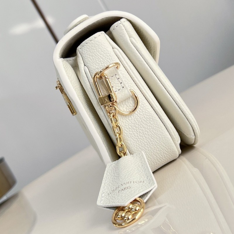 LV Pochette Métis East West