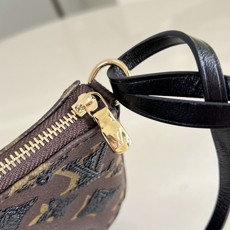 LV Pochette 