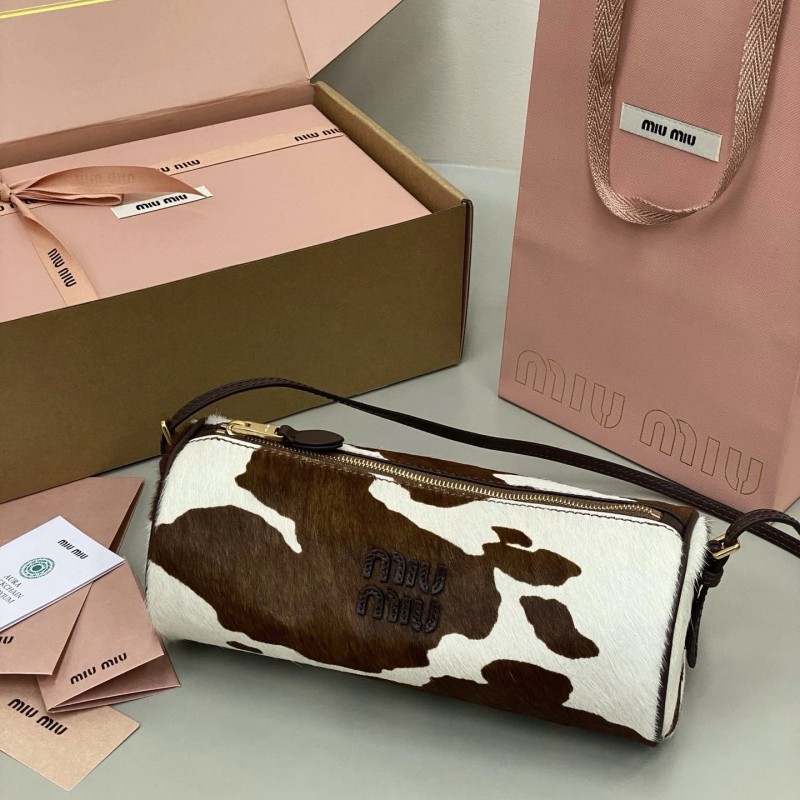 MiuMiu 圆筒包
