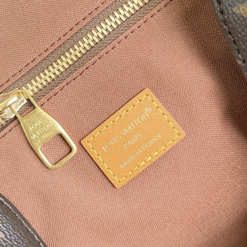 LV Christopher Messenger Bag