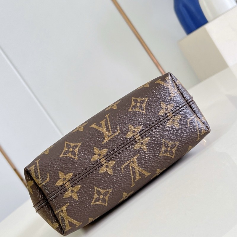 LV Pochette Hills