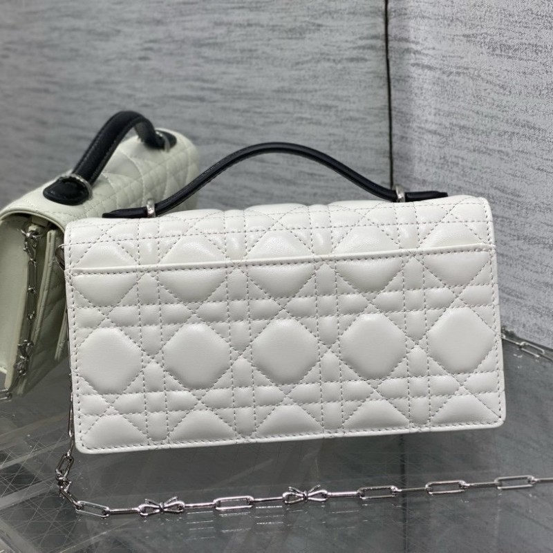 Dior Lady 蝴蝶结珍珠链条包