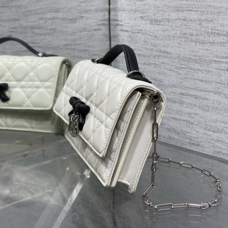 Dior Lady 蝴蝶结珍珠链条包