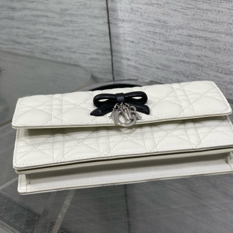 Dior Lady 蝴蝶结珍珠链条包