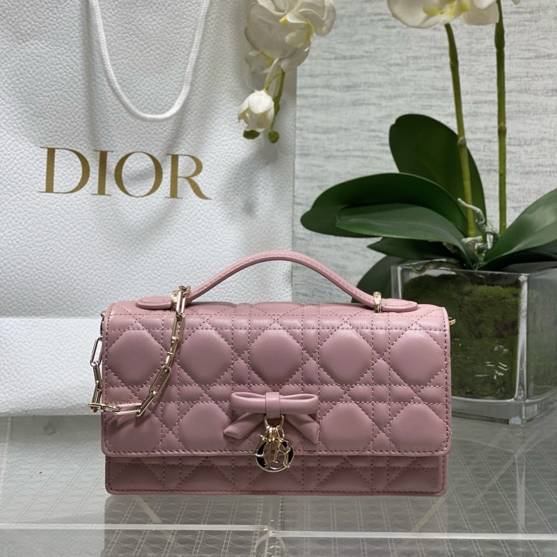 Dior Lady 蝴蝶结珍珠链条包