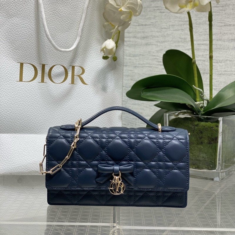 Dior Lady 蝴蝶结珍珠链条包