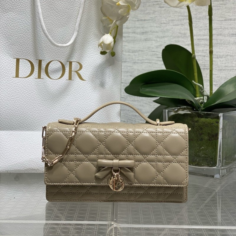 Dior Lady 蝴蝶结珍珠链条包