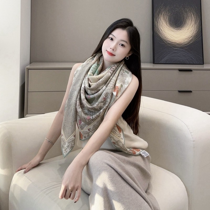 Hermes Shawl