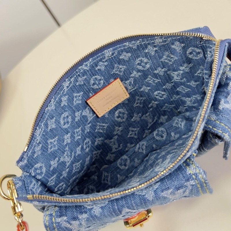 LV Pochette 