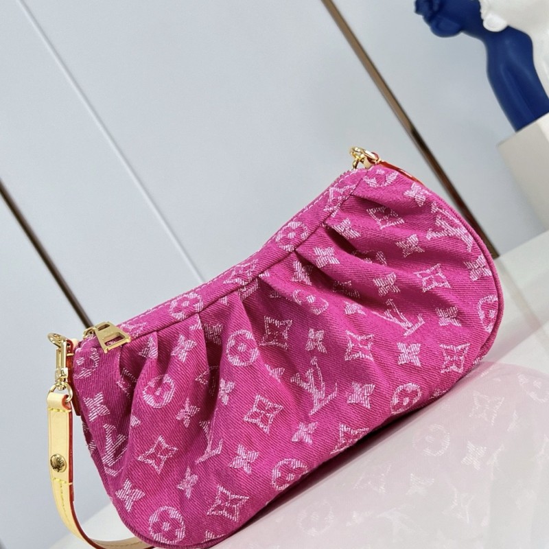 LV Pochette Valley