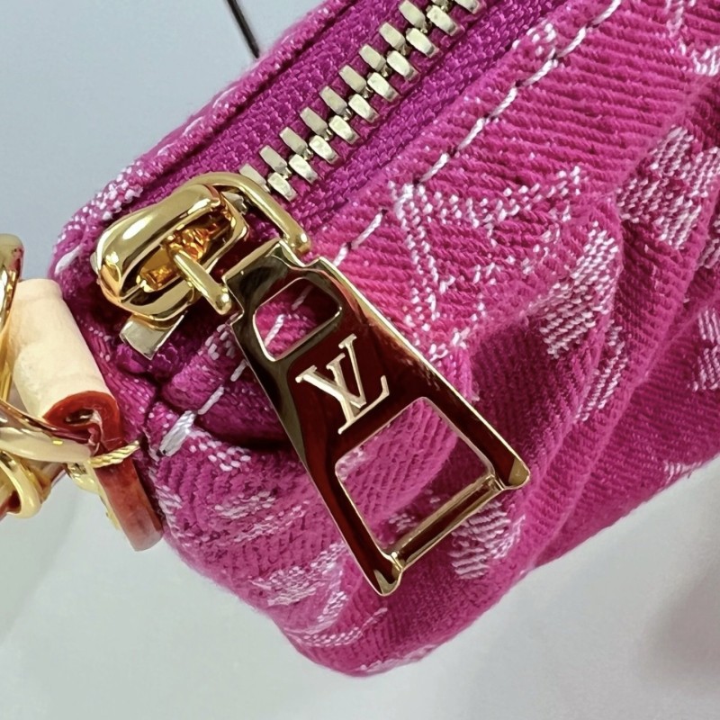 LV Pochette Valley