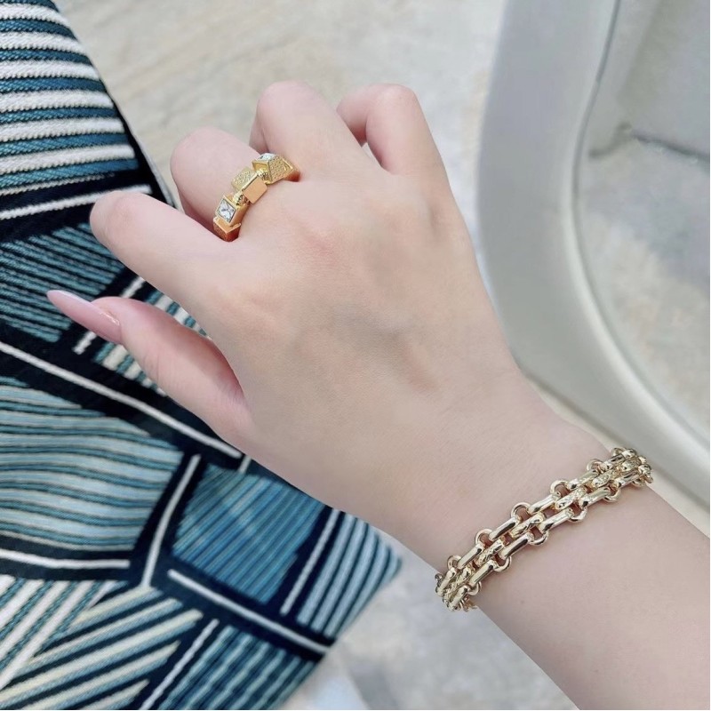 LV Ring