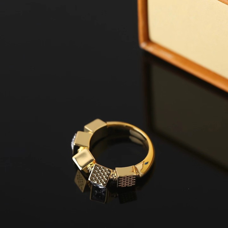 LV Ring