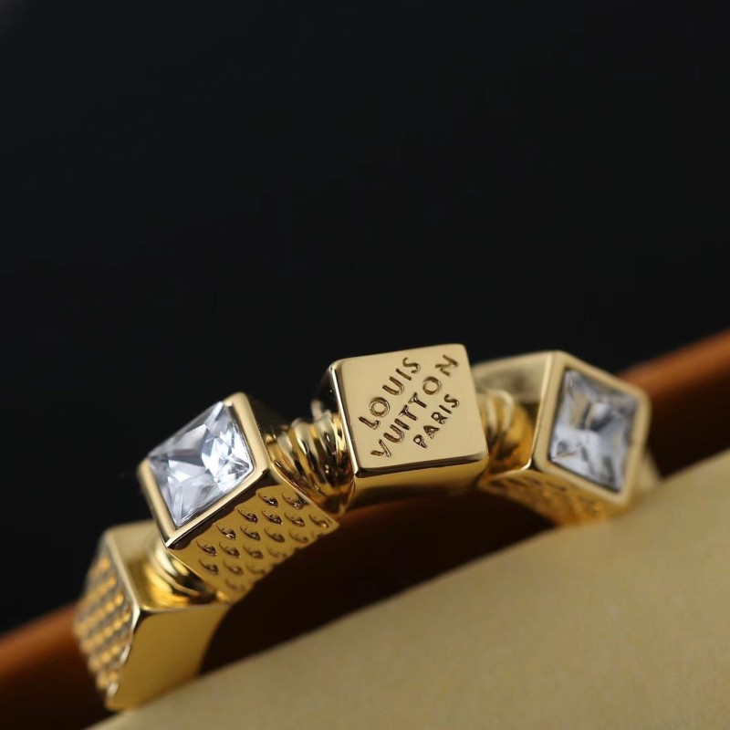 LV Ring