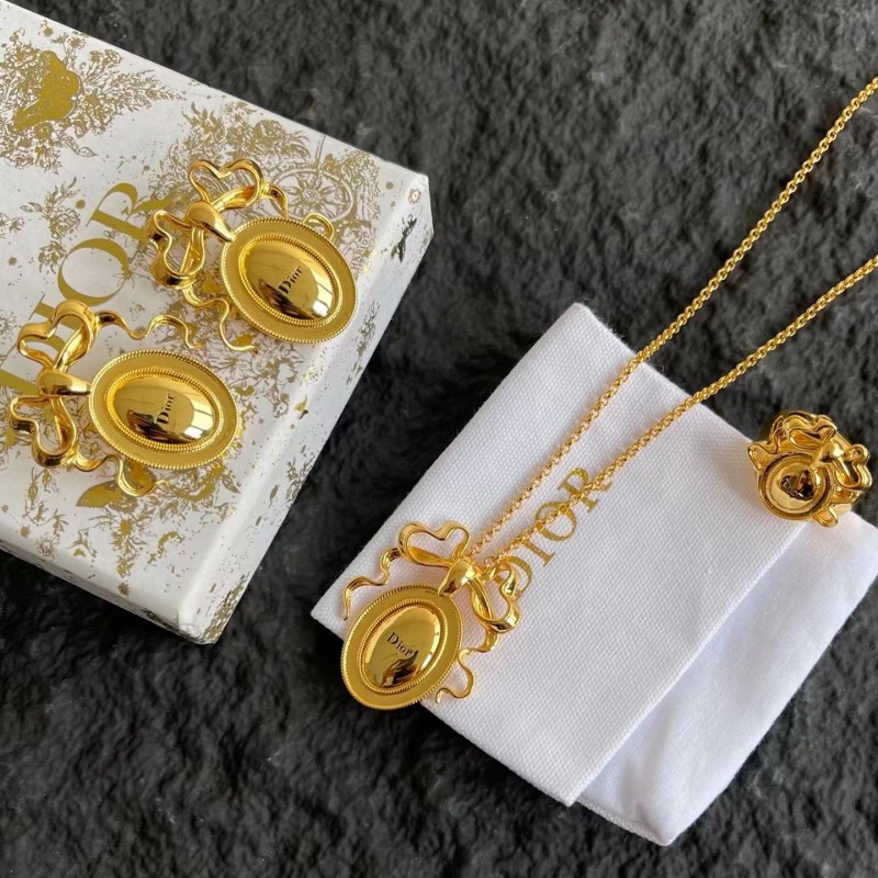 Dior Necklace 